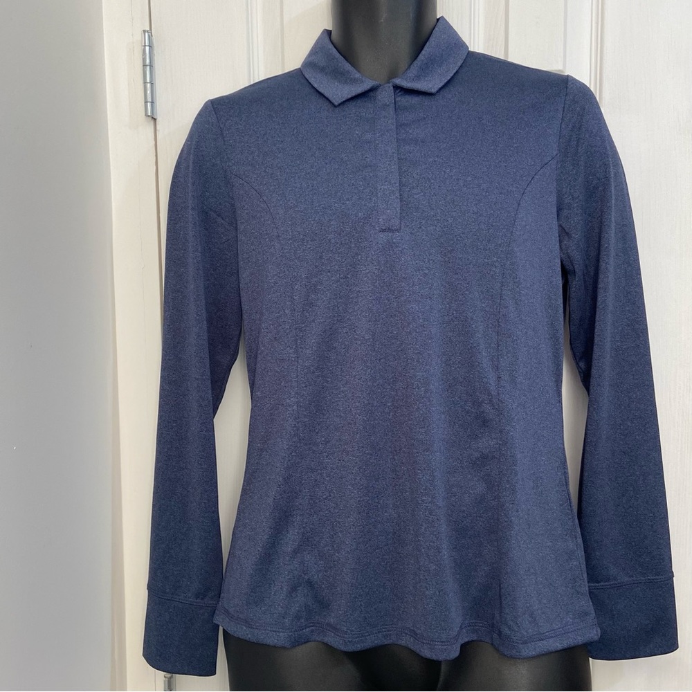 Callaway men blue long sleeves polo shirt 3/4 snaps front neckline. Size M. Used